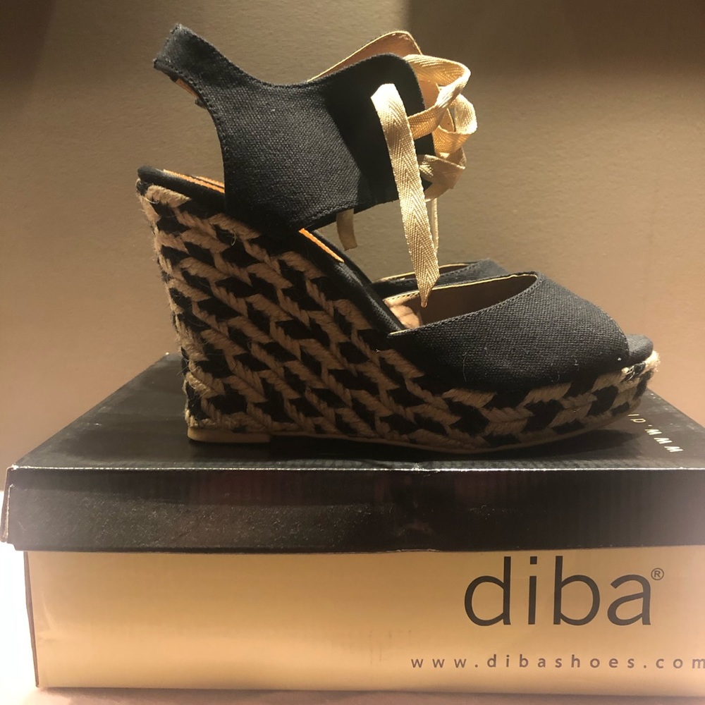 “NEW” Diba Wedges - Picture 2 of 3